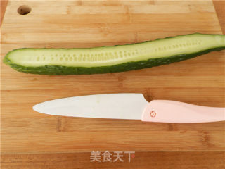 鸡蛋肉末青瓜卷的做法步骤：3