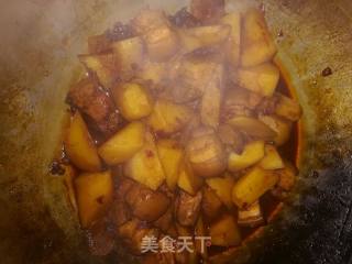 五花肉焖土豆的做法步骤：9