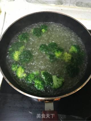 帅鱼麻麻私房菜～黑椒通心粉的做法步骤：5