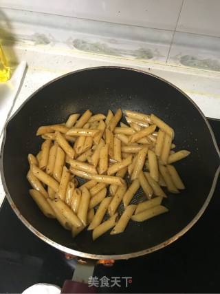 帅鱼麻麻私房菜～黑椒通心粉的做法步骤：10