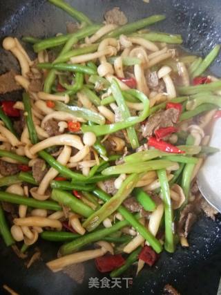 白玉菇炒豆角的做法步骤：9