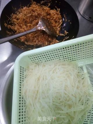 酸辣土豆丝包子的做法步骤：4