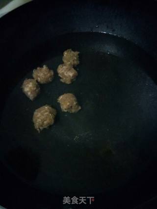 生汆牛肉丸子的做法步骤：5