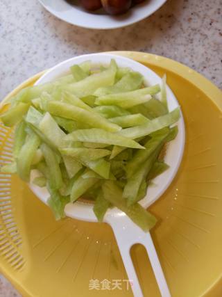 辣腌萝卜条的做法步骤：2