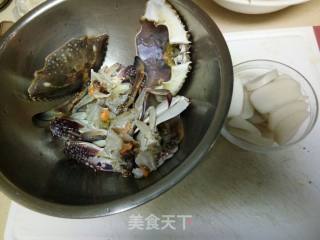 梭子蟹炒年糕的做法步骤：1