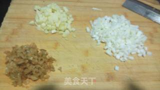 杂蔬炒肉粒的做法步骤：1