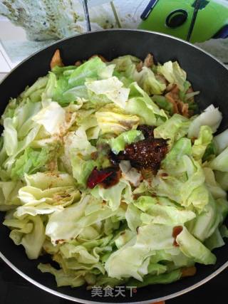 甘蓝炒肉的做法步骤：9