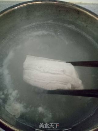 土豆胡萝卜五花肉的做法步骤：4