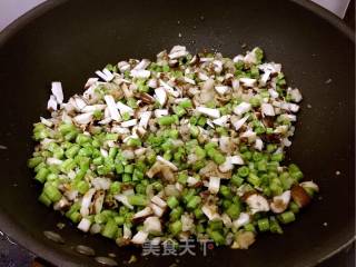 干煸香菇豆角的做法步骤：6