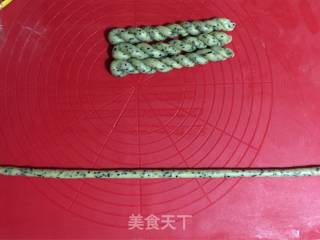 鸡蛋芝香麻花的做法步骤：7