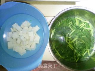 茼蒿豆腐煲的做法步骤：5