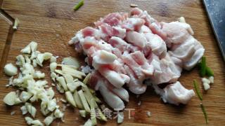 蒜苔香干五花肉的做法步骤：4