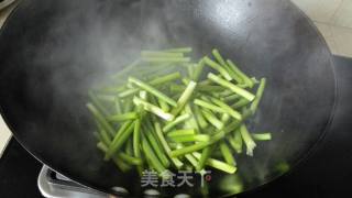 蒜苔香干五花肉的做法步骤：9