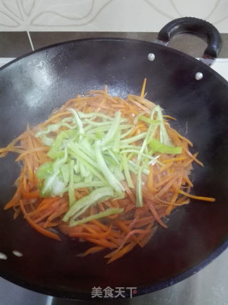 #快手懒人餐#赤味噌炒胡萝卜丝的做法步骤：6