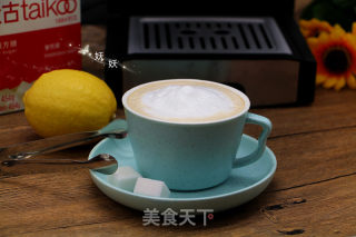 传统卡布奇诺的做法步骤：1