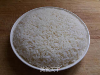 虾仁鸡蛋炒饭的做法步骤：1