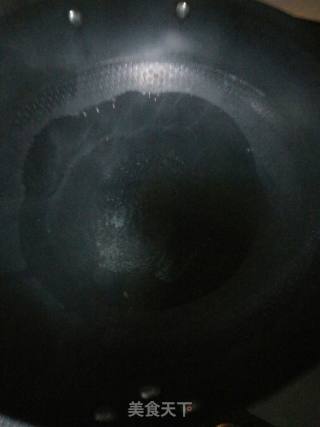 红烧鲫鱼的做法步骤：2