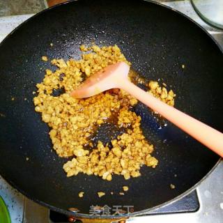 梅菜焖饭的做法步骤：3