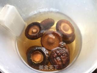 磷虾肉酿花菇的做法步骤：1