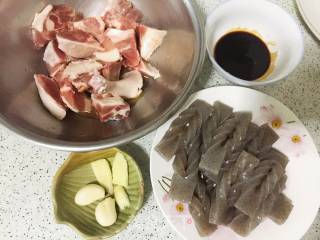 魔芋烧鸭腿的做法步骤：3