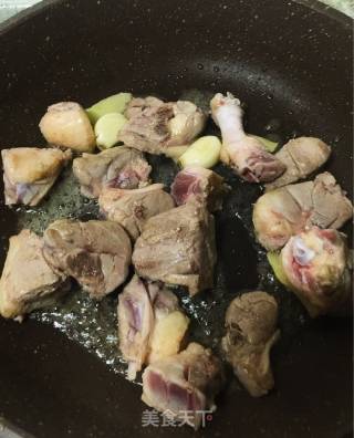 魔芋烧鸭腿的做法步骤：6