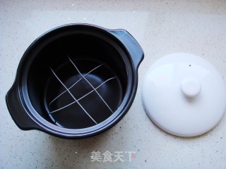 黑乐砂锅烤红薯的做法步骤：2