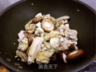 香菇鸡的做法步骤：7