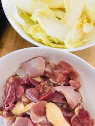 鸡肉馅馄饨的做法步骤：2
