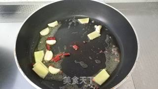 重庆鸡公煲烧鸡公的做法步骤：1