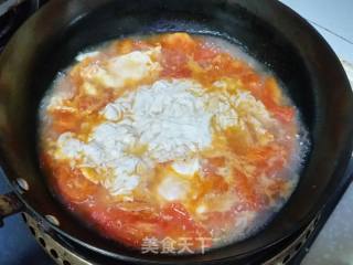 西红柿鸡蛋腐皮汤的做法步骤：7