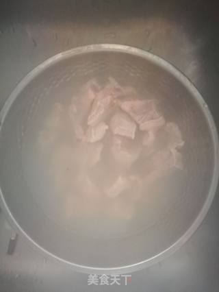 萝卜排骨汤的做法步骤：3