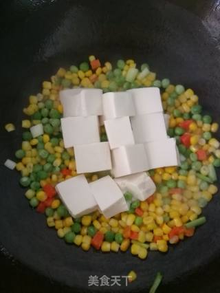 五彩虾仁豆腐的做法步骤：3