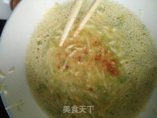 西葫芦鸡蛋饼的做法步骤：4