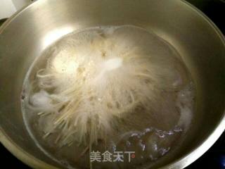 #快手懒人餐#老干妈金针菇拌面的做法步骤：4