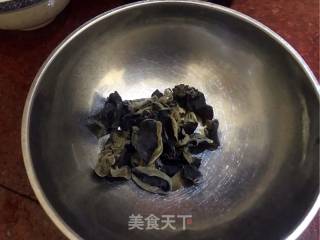 家常小炒菜的做法步骤：1