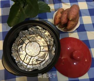 黑乐砂锅烤红薯的做法步骤：2