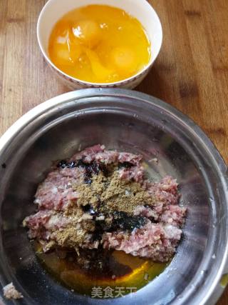 牛肉蒸鸡蛋的做法步骤：1
