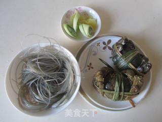 螃蟹粉丝煲的做法步骤：1