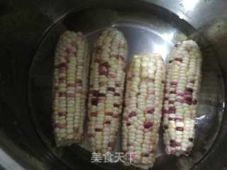 水煮糯玉米的做法步骤：2