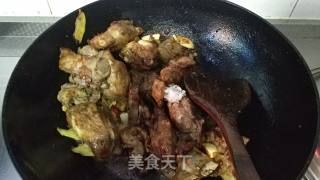 砂锅酱香排骨炖玉米的做法步骤：5