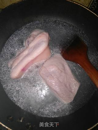 雪里红扣肉的做法步骤：2
