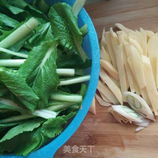 二白菜炖土豆条的做法步骤：1