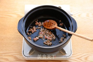 上桌即遭哄抢的下饭菜--干煸四季豆的做法步骤：4