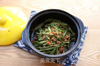 上桌即遭哄抢的下饭菜--干煸四季豆的做法步骤：9