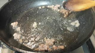 肉末芹菜炒粉的做法步骤：2
