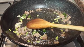 肉末芹菜炒粉的做法步骤：3