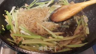 肉末芹菜炒粉的做法步骤：5