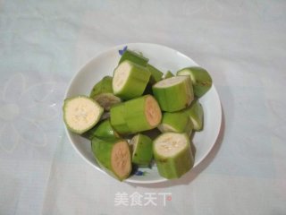 生大蕉猪肉汤的做法步骤：2
