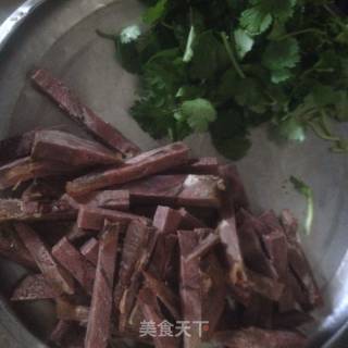 口口香牛肉的做法步骤：2