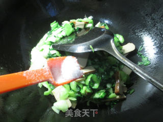 鸡蛋干炒手捏菜的做法步骤：9